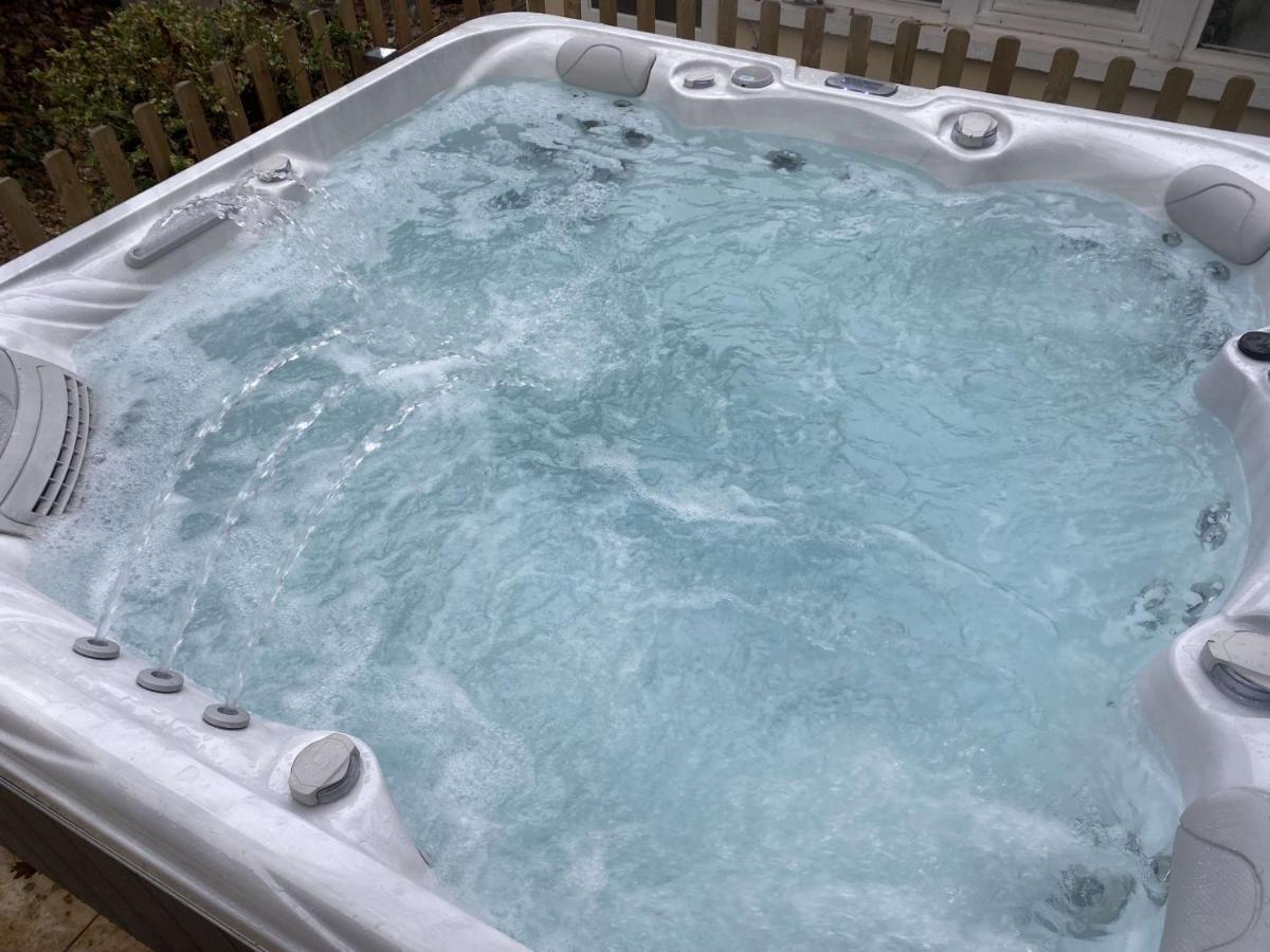 Holiday home Maison Avec Jardin Et Jacuzzi Proche Polytechnique