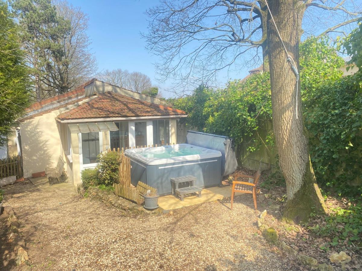 Maison Avec Jardin Et Jacuzzi Proche Polytechnique Holiday home *