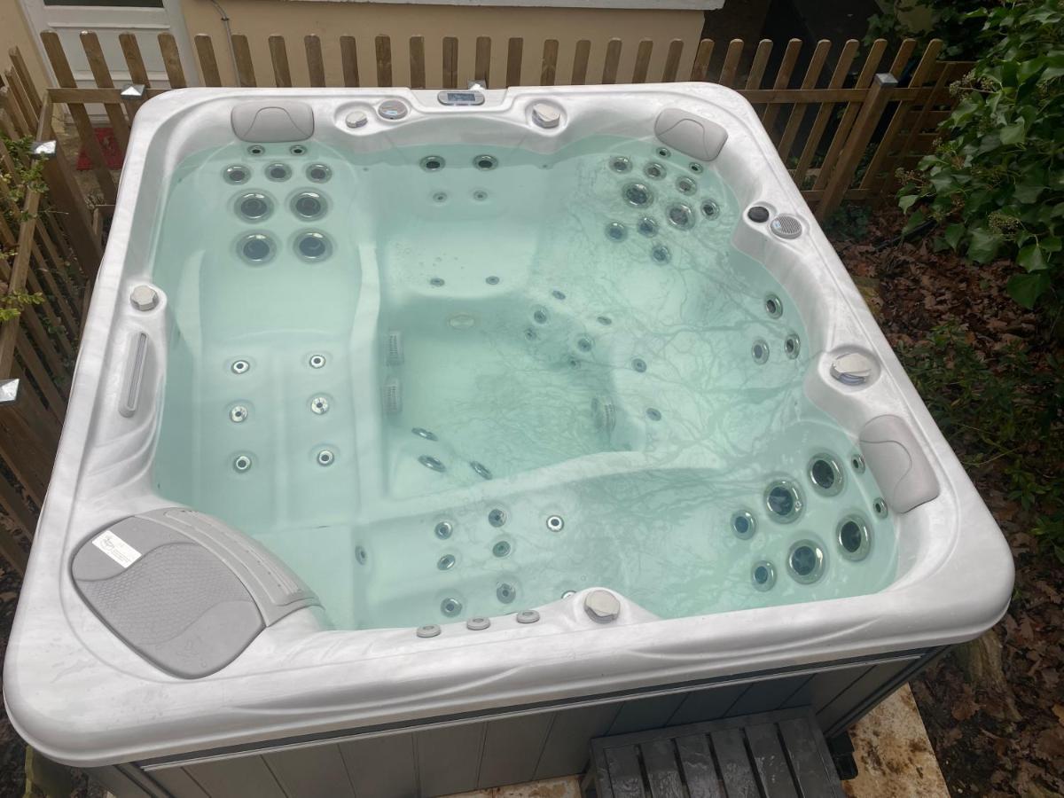 Holiday home Maison Avec Jardin Et Jacuzzi Proche Polytechnique Palaiseau