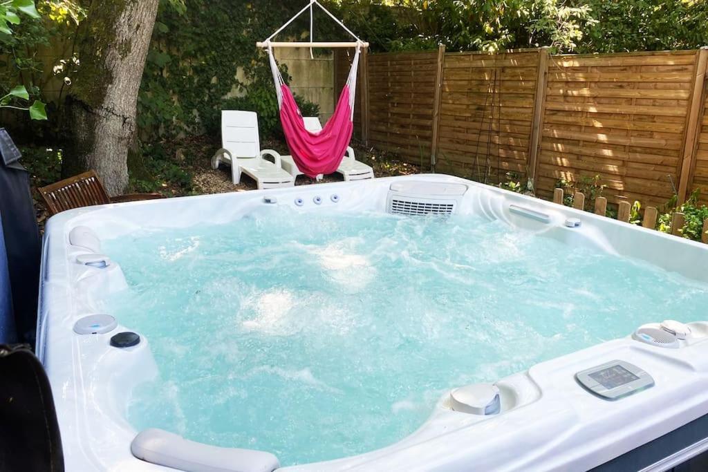 Maison Avec Jardin Et Jacuzzi Proche Polytechnique Holiday home